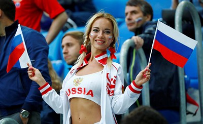 Порно с прекрасной болельщицей сборной России на ЧМ по футболу 2018.
